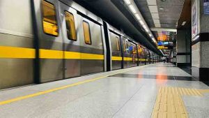 Delhi Metro : प्रवाशांची गैरसोय! केबल चोरीमुळे दिल्ली मेट्रोसेवेत विलंब