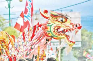 China Economy : स्वतःच्या जाळ्यात अडकलाय 'ड्रॅगन'