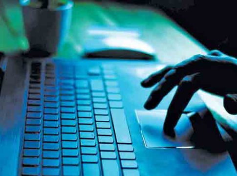 AI Scam : मोबाईल, SMS नाही तर आता Gmail वरून होतेय फसवणूक; 'ही' घ्या खबरदारी!