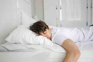 Sleep: तुम्ही रोज रात्री १२ नंतर झोपता का? तर जरूर वाचा ही बातमी