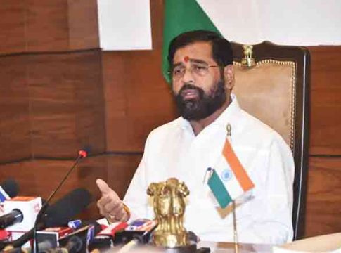 CM Eknath Shinde : ठाणे, पालघर, नाशिक, रायगड जिल्ह्यातील महामार्गावरील खड्डे, वाहतुक कोंडीची मुख्यमंत्र्यांनी घेतली गंभीर दखल