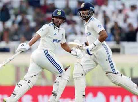 BCCI: आयपीएलआधी या २ भारतीय खेळाडूंना मिळाले गिफ्ट