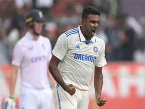 Ravichandran Ashwinने ५०० विकेट घेतल्यानंतर पंतप्रधान मोदींनी केले अभिनंदन