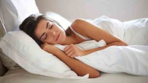Sleep: शांत आणि गाढ झोपेसाठी या युक्त्या वापरून पहा