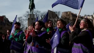 Right to Abortion : गर्भपात हा महिलांना घटनात्मक अधिकार देणारा फ्रान्स ठरला जगातला पहिला देश!