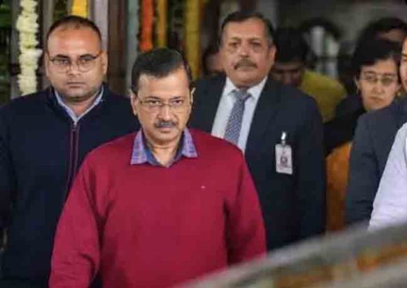 केजरीवाल ईडीच्या पिंजऱ्यात