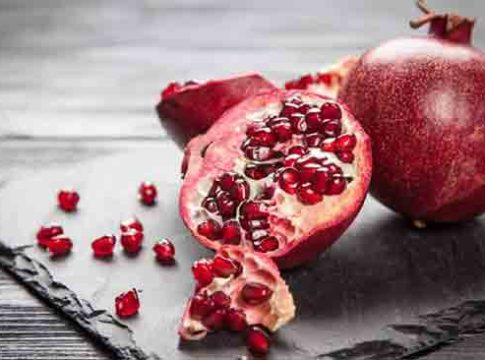 Pomegranate: हिवाळ्यात जरूर खा डाळिंब, होतील जबरदस्त फायदे