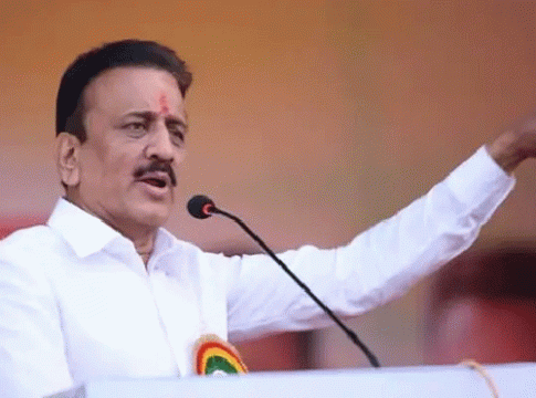 Girish Mahajan : अरे वेड्या आम्ही सात वेळा एकाच जागी निवडून येतो, तुम्ही सेफ जागेतून तरी जिंकून दाखवा!