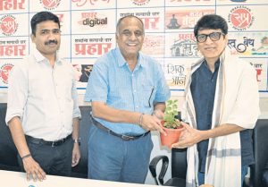 Milind Ingale : गायक आणि संगीतकार मिलिंद इंगळे प्रहारच्या 'गजाली'त...