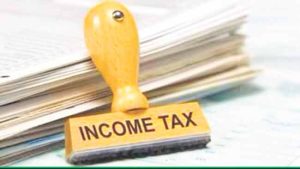 Income Tax : अर्थसंकल्पात करप्रणालीबाबत मोठी घोषणा! किती कर भरावा लागणार?
