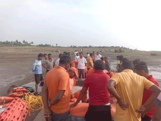 Ujani Boat Accident : अखेर ४० तासांच्या प्रयत्नांनंतर उजनी धरणातील सहाच्या सहा मृतदेह सापडले!