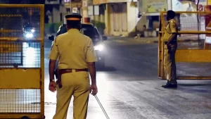 दिल्ली हादरताच मुंबईत 'हाय अलर्ट'! रात्रीची गस्त वाढवली; रेल्वे स्टेशन, विमानतळ आणि बाजारात कडक बंदोबस्त