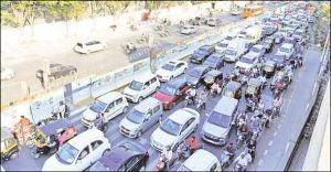 मुंबईतील वाहतूक कोंडी दिवसेंदिवस भयानक