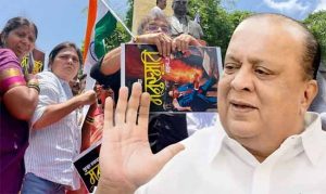 'आंबेडकरांचा फोटो फाडणा-या आव्हाडांना प्रायश्चित्त घ्यावेच लागेल'
