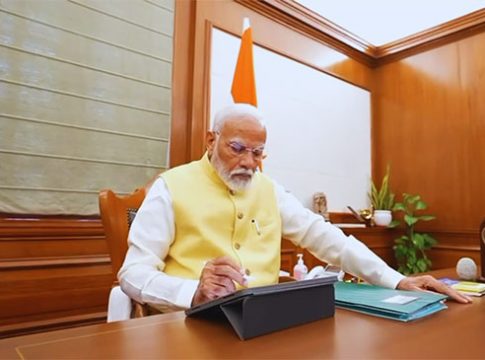 PM Narendra Modi : पंतप्रधान म्हणून तिसर्‍या कार्यकाळात नरेंद्र मोदींची पहिली सही शेतकर्‍यांसाठी!