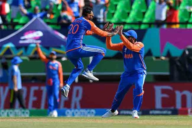 IND vs ENG: अक्षर, कुलदीपची कमाल, इंग्लंडला नमवत टीम इंडिया दिमाखात फायनलमध्ये