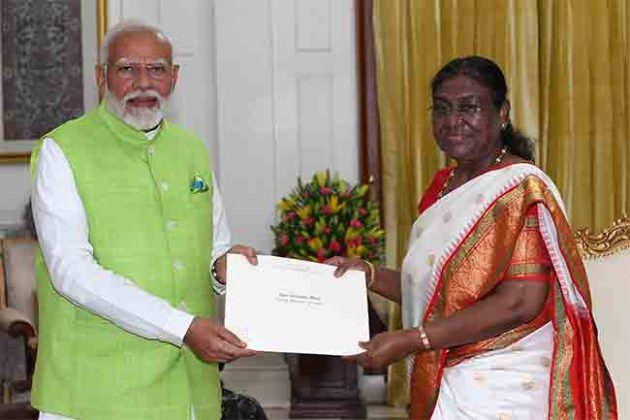 मोदींनी पंतप्रधान पदाचा दिला राजीनामा, म्हणाले- 'विजय-पराभव हा राजकारणाचा भाग'