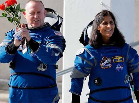 Sunita Williams : अमेरिकेत राष्ट्राध्यक्षपदाच्या निवडणुका; सुनीता विल्यम्स आणि बुच विल्मोर करणार अंतराळातून मतदान!