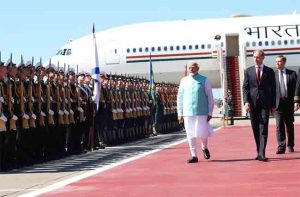 मॉस्कोमध्ये पंतप्रधान मोदींचे ग्रँड वेलकम, एअरपोर्ट ते हॉटेलपर्यंत असे झाले स्वागत