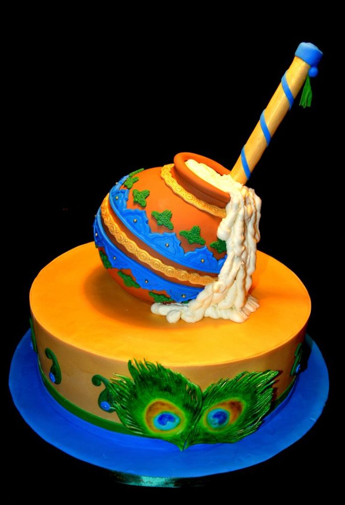 Krishna Janmashtami Cake Design: कृष्ण जन्माष्टमीला निवडा या खास डिझाइन्सचा केक!