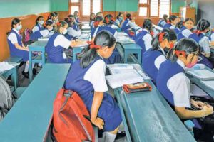 मराठी शाळेतील मोफत शिक्षणाकडे पालकांची पाठ, इंग्रजी शाळांना पसंती