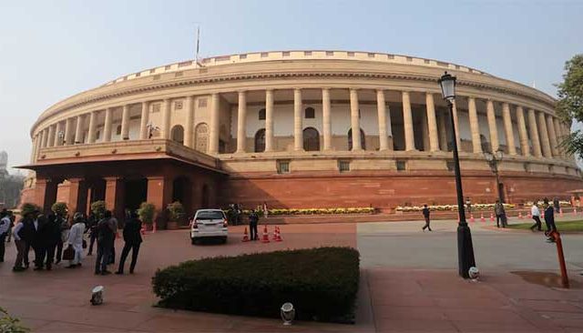 ‘वक्फ’च्या जेपीसीचे तृणमूलचे गोंधळी