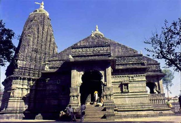 Trimbakeshwar Temple : देवाच्या दारी बोगस कारभार! त्र्यंबकेश्वर मंदिरात व्हीआयपी दर्शन पासचा काळाबाजार