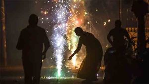 Diwali 2024: मुंबईत फटाके फोडण्याबाबत BMCने जारी केले नवे नियम, ही आहे फटाके फोडण्याची वेळ