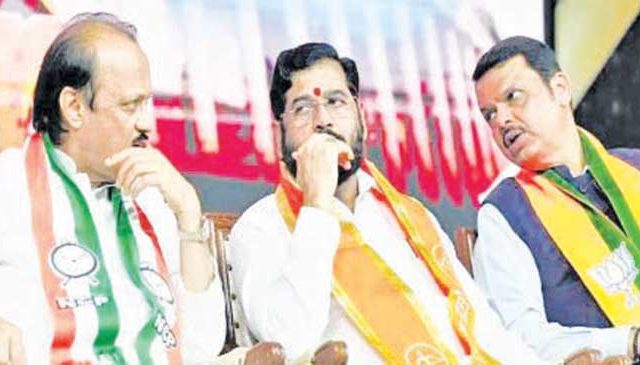 महायुती सुस्साट ऽऽऽऽ महाविकास आघाडीचा पालापाचोळा