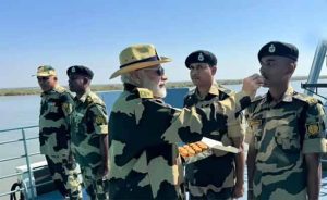 PM Narendra Modi : पंतप्रधानांनी कच्छमधील जवानांसोबत साजरी केली दिवाळी!