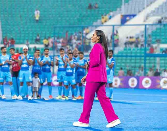 रिटायर होताच रडायला लागली ही भारतीय खेळाडू, मिळाला सचिन-धोनीसारखा सन्मान