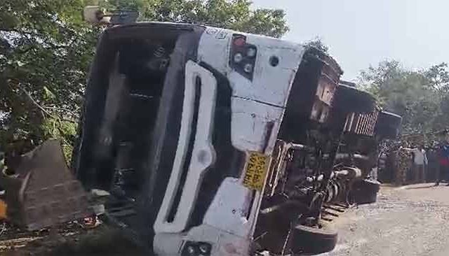 Gondia Accident : तब्बल आठ अपघात आणि ११ जणांचा बळी घेतल्यानंतर आली एसटी महामंडळाच्या अधिकाऱ्यांना जाग!