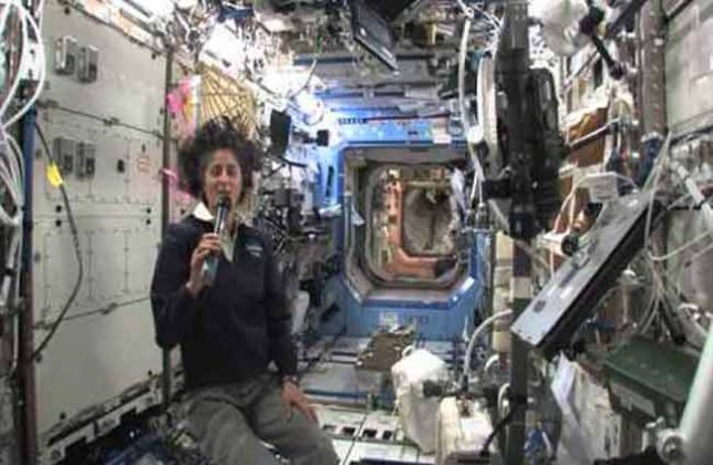 Sunita Williams : सुनीता विल्यम्सचा जीव धोक्यात; आंतरराष्ट्रीय अंतराळ स्थानकाला ५० हून अधिक तडे गेल्याने होतेय गळती!