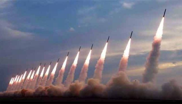Israel Hezbollah War : इस्रायलवर मोठा हल्ला! हिजबुल्लाहने डागली १६५ हून अधिक क्षेपणास्त्रे