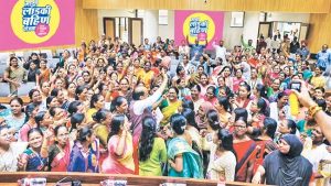 रेवड्यांची उधळण...