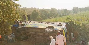 Nagpur: नागपूर मध्ये शालेय सहल घेऊन जाणाऱ्या बसचा भीषण अपघात;अपघातात एका विद्यार्थ्याचा दुर्दैवी मृत्यू