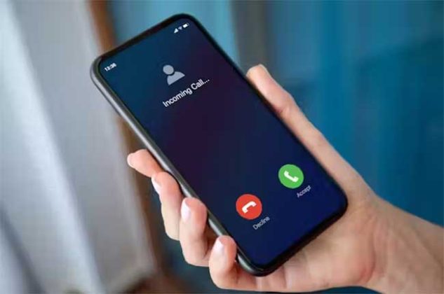 Nashik : नाशिकच्या 'या' भाजप आमदाराचं WhatsApp हॅक, थेट...