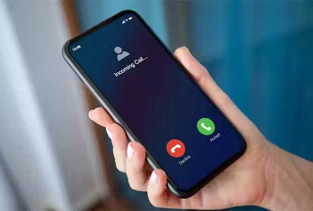 Nashik : नाशिकच्या 'या' भाजप आमदाराचं WhatsApp हॅक, थेट...