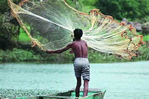 Illegal fishing : बेकायदेशीर मासेमारी रोखण्यासाठी येत्या गुरुवारपासून ड्रोनचा वापर