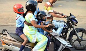 Helmet Rule : सहप्रवाशाच्या हेल्मेट सक्तीबाबत नववर्षी निर्णय!