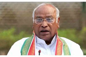 मनमोहन सिंग यांच्या समाधीसाठी जागा देण्याची मागणी, काँग्रेस अध्यक्ष खरगेंनी पंतप्रधान मोदींकडे केले अपील