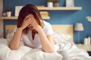 Health: हवामानातील अचानक बदलामुळे आजारी पडलाय? करा हे उपाय