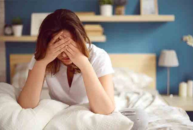 Health: हवामानातील अचानक बदलामुळे आजारी पडलाय? करा हे उपाय