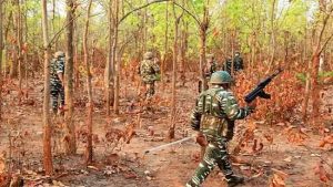 Chhattisgarh Encounter : छत्तीसगडमध्ये चकमक सुरुच! आतापर्यंत ५ नक्षलवाद्यांचा खात्मा