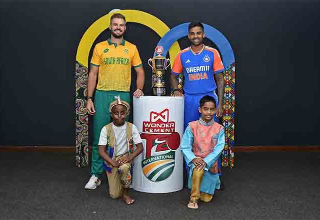IND vs SA: चमचमणाऱ्या ट्रॉफीसह दिसला सूर्यकुमार यादव, टी-२० मालिकेआधी फोटोशूट