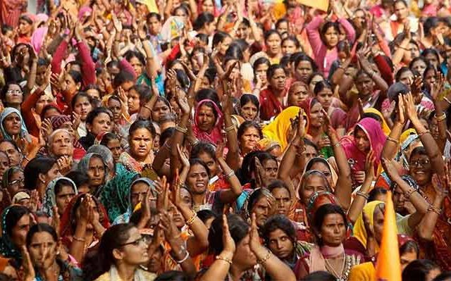 Vima Sakhi Yojana : केंद्र सरकारची लाडक्या बहिणींना भेट; दरमहा मिळणार ७ हजार रुपये!