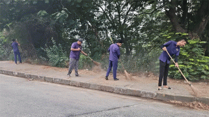 Deep Cleaning Campaign : नव्या वर्षाच्या स्वागतासाठी सायन - पनवेल महामार्गासह शहरातील मुख्य रस्त्यांवर डीप क्लीनिंग मोहीम सुरु