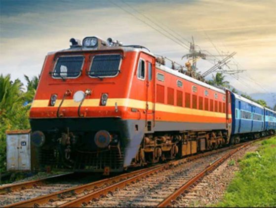 रेल्वे प्रवाशांना अतिरिक्त सामानासाठी पैसे मोजावे लागणार नाहीत, रेल्वेमंत्र्यांचे स्पष्टीकरण