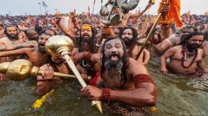 Mahakumbh Mela 2025 : कुंभमेळ्यात येणाऱ्या नागा साधुंचा काय आहे इतिहास ?