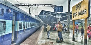 Mumbai News : मुंबई हादरली! दादर स्टेशनला उभ्या असलेल्या गाडीत आढळला मृतदेह